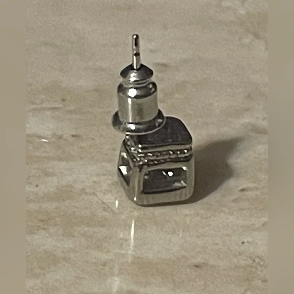 Swarovski Silver Crystal‎ Stud Earrings!